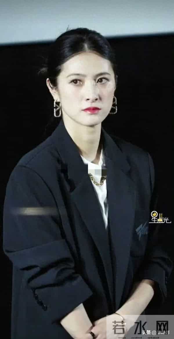 45岁的隋俊波状态太显年轻了！不愧是气质型美女，越看越有味道！