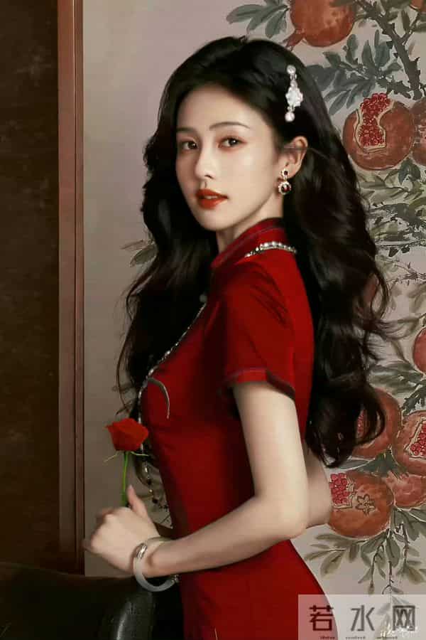 白鹿各色旗袍，凹凸有致