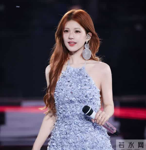 赵露思生日橙发太惊艳！气场超强像爱豆，周洁琼精致李兰迪明媚！