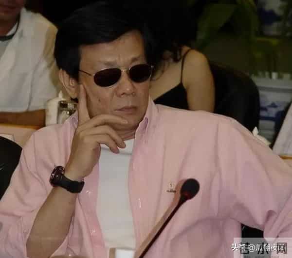 一妻一妾楼上楼下住，鸡飞狗跳生活30年，68岁的寇世勋实在辛苦