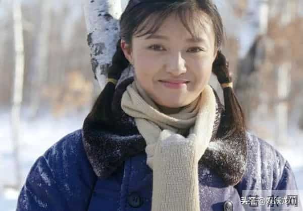 赵宝刚把她“当宝”，孙红雷对她“关爱有加”，48岁她真让人羡慕