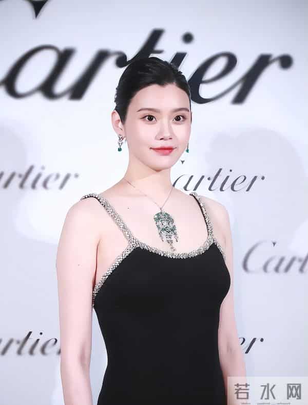 何猷君私生子传闻才完，奚梦瑶再给赌王家族长脸，梁安琪没看走眼