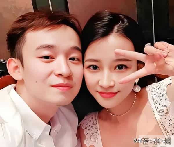 身价过亿坐拥北京一条街？陈道明得叫她姐，儿子是他骄傲也是心病