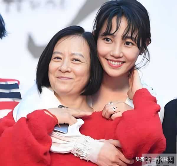 身价过亿坐拥北京一条街？陈道明得叫她姐，儿子是他骄傲也是心病