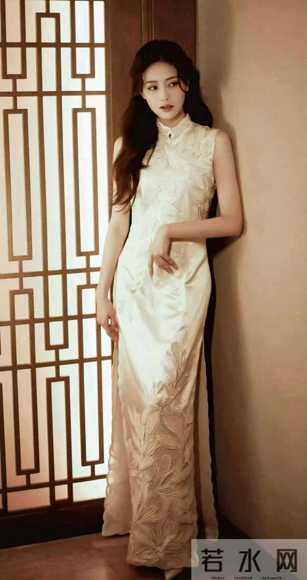 白鹿各色旗袍，凹凸有致