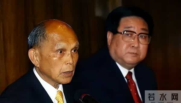 何鸿燊请霍英东喝茶，突然有江湖人怒摔茶杯，随后霍英东离开