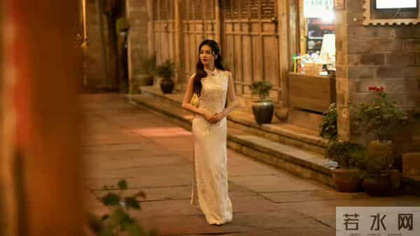 白鹿各色旗袍，凹凸有致