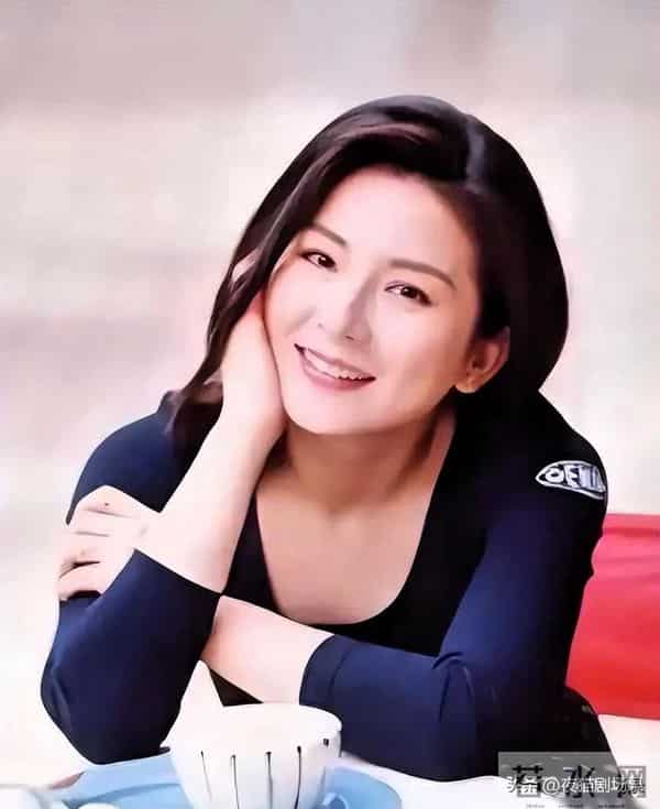 终身未婚的她隐居台北，被母爱困住半生，如今的模样不敢认