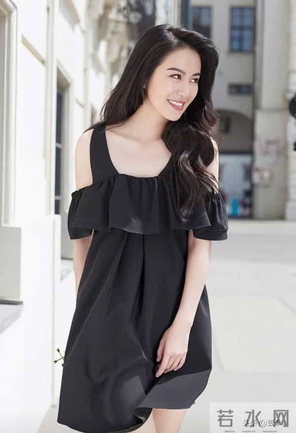 叶璇是岁月沉淀的从容与妩媚，一颦一笑皆有韵味