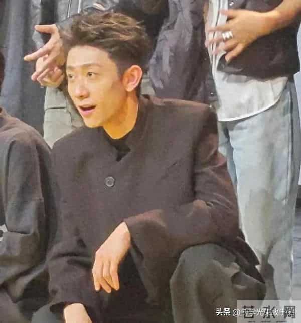 张一山归来，真京圈少爷味儿足。