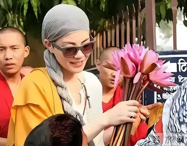 有种人生赢家叫王菲，两婚两离、坚持礼佛20年，她终于迎来福报