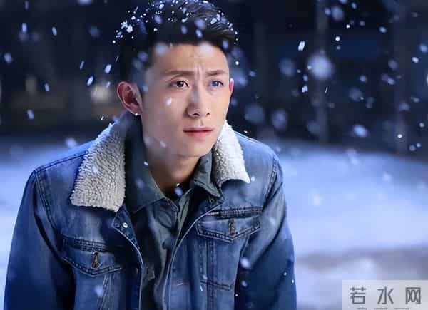 人到中年老来俏，张一山“发腮”惊艳众人，网友：杨紫得避嫌了