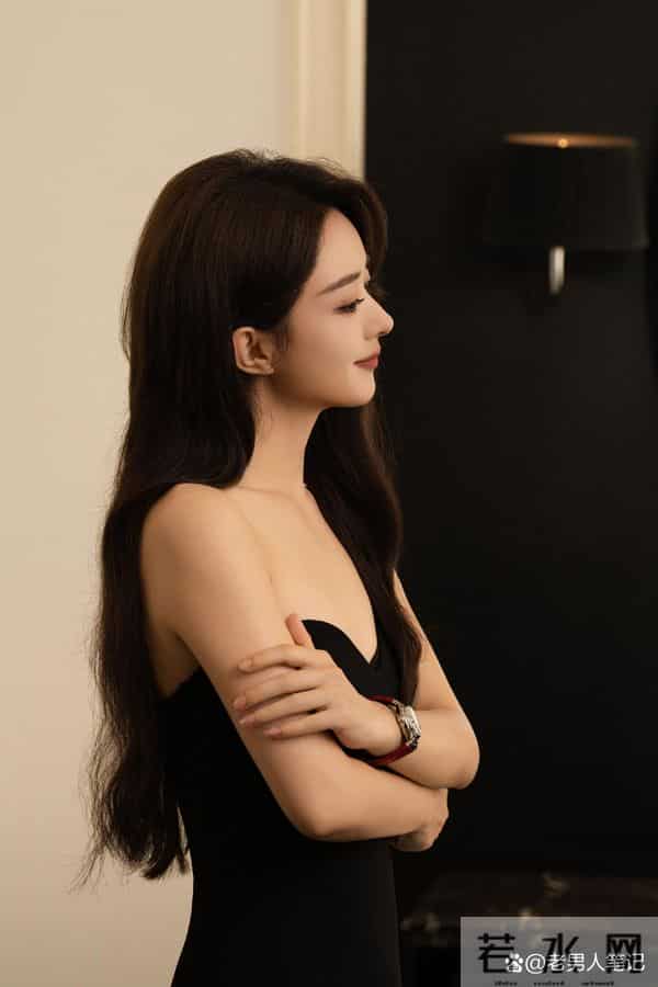 赵丽颖 黑色抹胸裙 穿的真性感