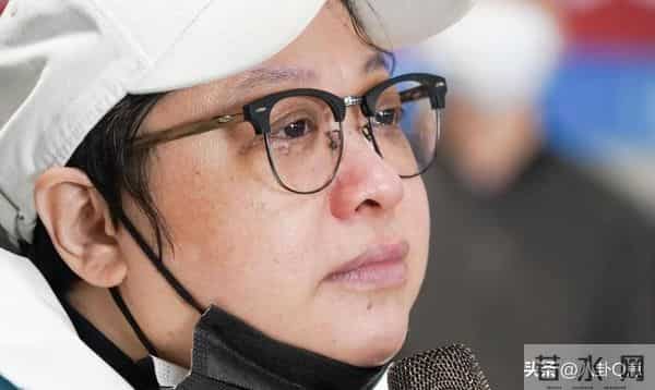 贪污上亿、假慈善？被实名举报的韩红，为何在演唱会上忍不住痛哭