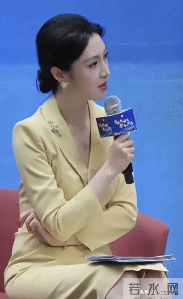现在中央第一才女,颜值不输中央所有女主持人!