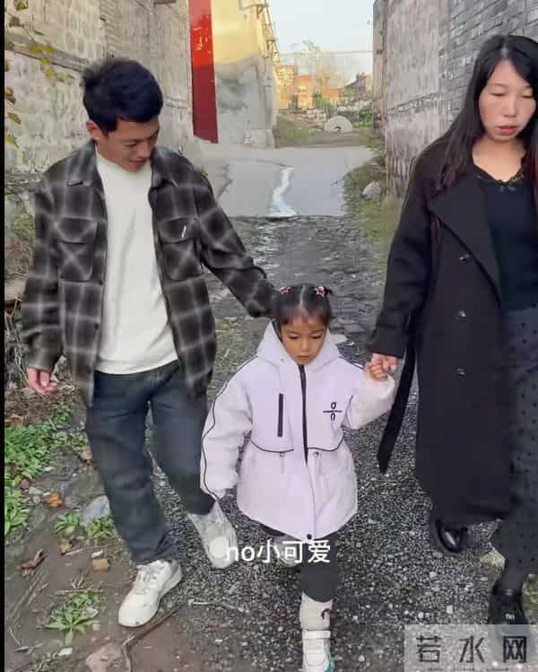 皮衣哥视频爆新料,苏美拉借钱超群引众怒,网友揪出三大疑点