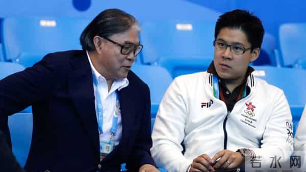 霍家三代体育情：79 岁霍震霆拓电竞新局，豪门担当引圈震撼