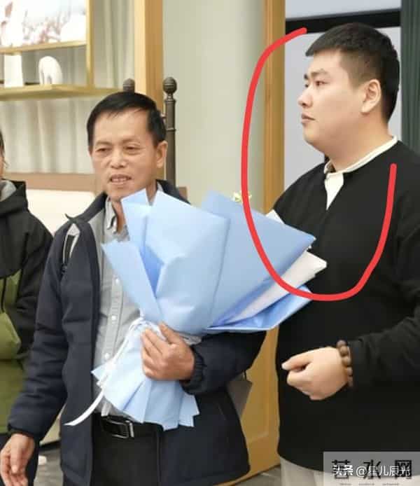 梁志辉爸爸带货上榜首 却出现呕心一幕 杨奶奶儿子露面力挺梁爸