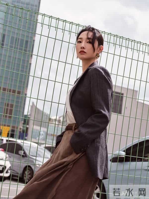 白百何翻车了,自己发证据实锤自己,现在又发文说是想要体面收场