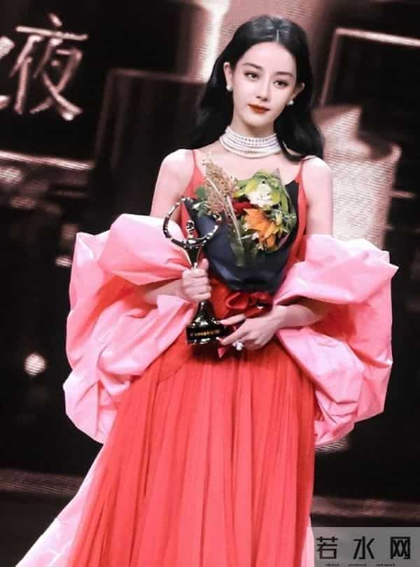 朱媛媛教训在前，33岁迪丽热巴病情恶化，知情人曝内幕