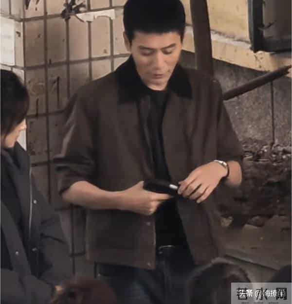 47岁刘烨老来俏 评论区笑死了:10万的播放量 胡军一个人看9万次