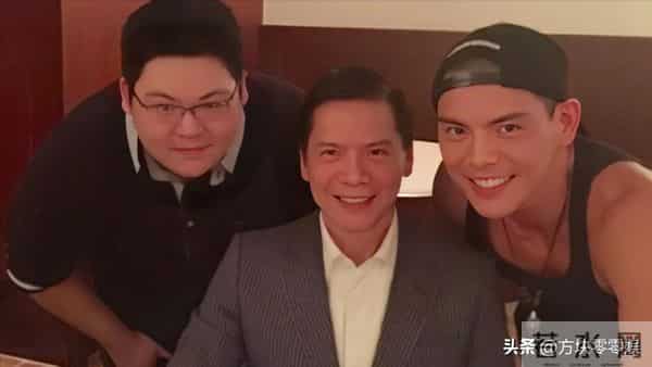 向佑彻底没救了！现身酒吧胖又颓，烟酒不离手 女伴肥腻不如郭碧婷