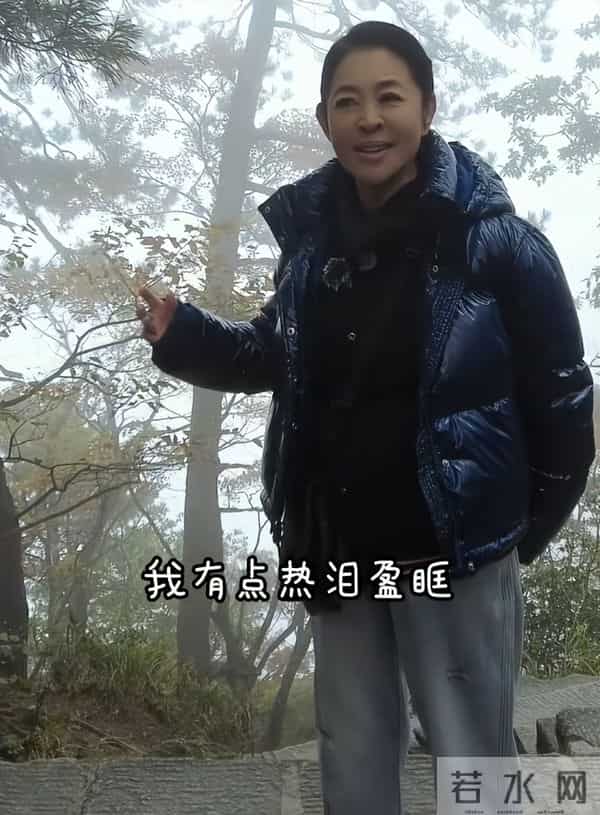 66岁倪萍回应整容传闻,曾卧床3年不动, 如今徒步上山令人羡慕