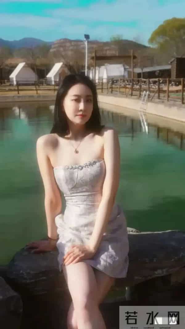 她不愿意被潜规则，出道20年零绯闻，典型的戏红人不红