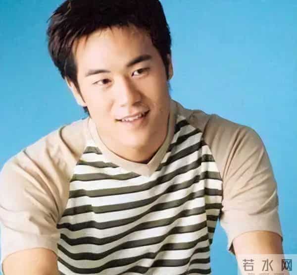 陈亦飞娶小3岁谭维维，靠她赚钱养家，46岁儿女双全，他到底凭啥