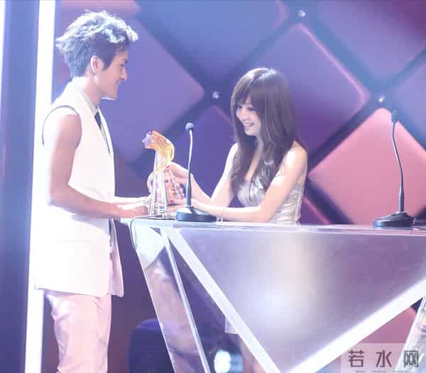 王心凌终于不再隐瞒！公开和吴克群的真实关系，原来我们都猜错了