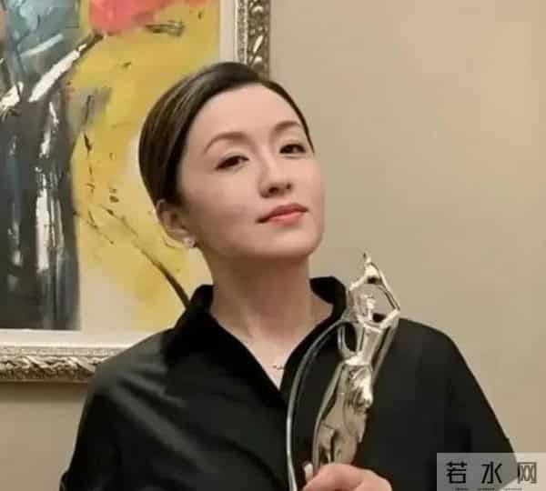 只手遮天？继王家卫录音曝光后，狂妄自大的秦雯终究为错误买单