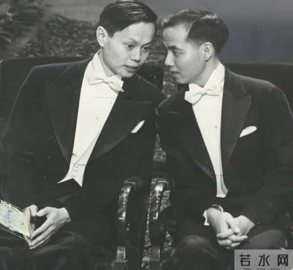 杨老的学术、底蕴、爱国、心态，都是别人代替不了的