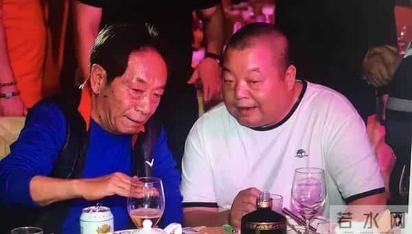 臧天朔的悲哀:生前向母亲跪地忏悔,死后妻子将80岁老母告上法庭
