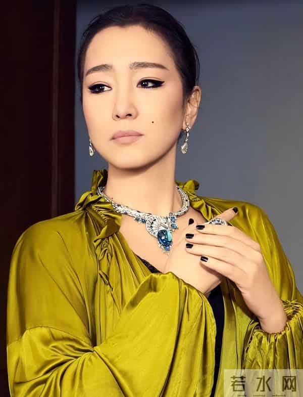 卡地亚这一夜,人情世故、江湖地位,在巩俐身上体现得淋漓尽致