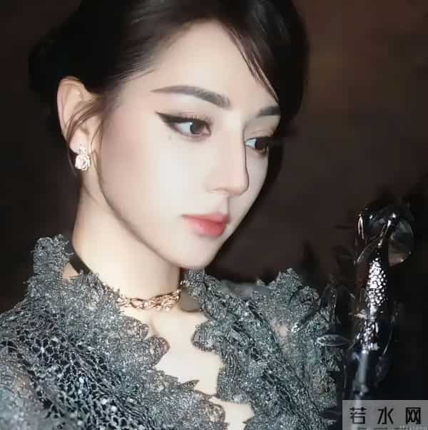 钱再多有什么用？33岁迪丽热巴的现状，给所有年轻女性提了个醒