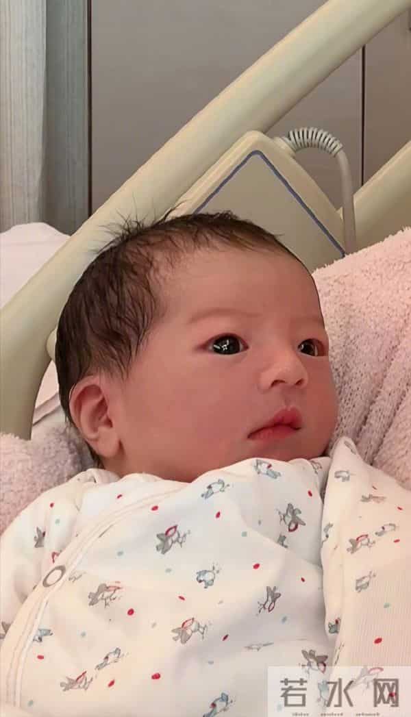 方媛自曝坐月子很难熬，关节疼腰背酸，超一周不洗头还脱发