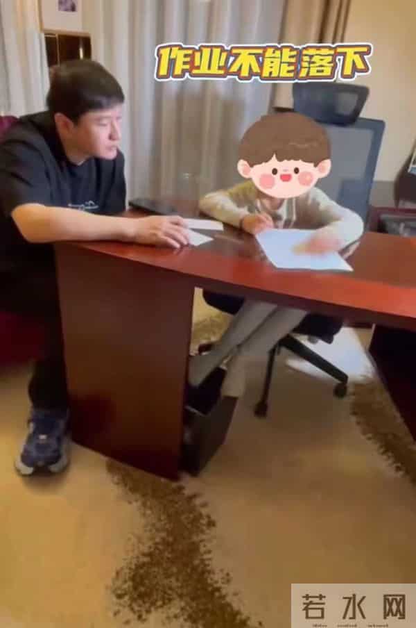 baby送黄晓明家外甥金手镯!小海绵帮忙牵线,表弟媳发文感谢baby