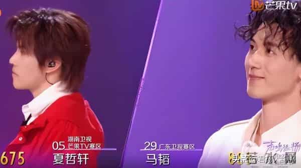 被爆家丑两个月后，58岁那英仅凭两个举动，实现口碑逆转