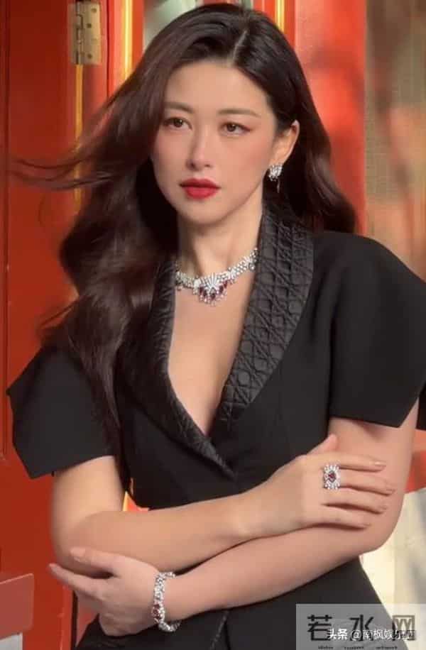 这一夜，59岁巩俐秒了41岁朱珠，不要怀疑任何一张演电影女主的脸