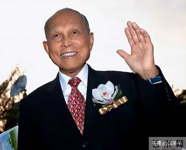 霍家人全运会为郭晶晶喝彩，霍启山与叔叔坐一起，为何不见霍启刚