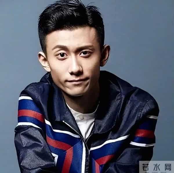 被“发腮”的张一山惊艳，33岁终于长开，网友：杨紫得避嫌了