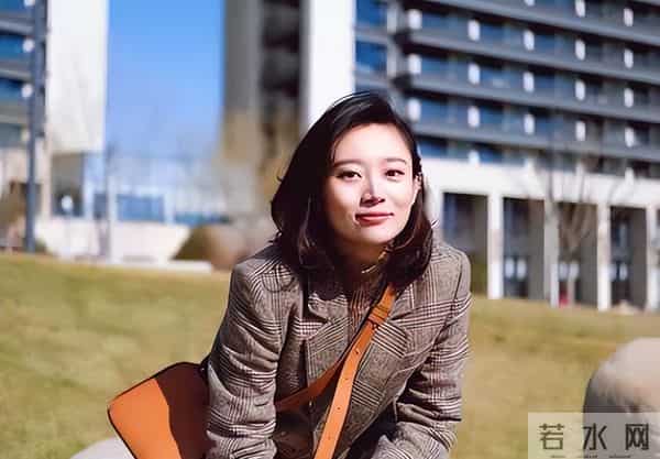 落地的凤凰不如鸡?从"小董卿"到不被重用 李七月走了另一条上坡路