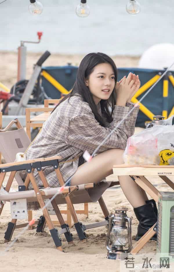 看了赵今麦的海边泳装照,大家都在吵什么?