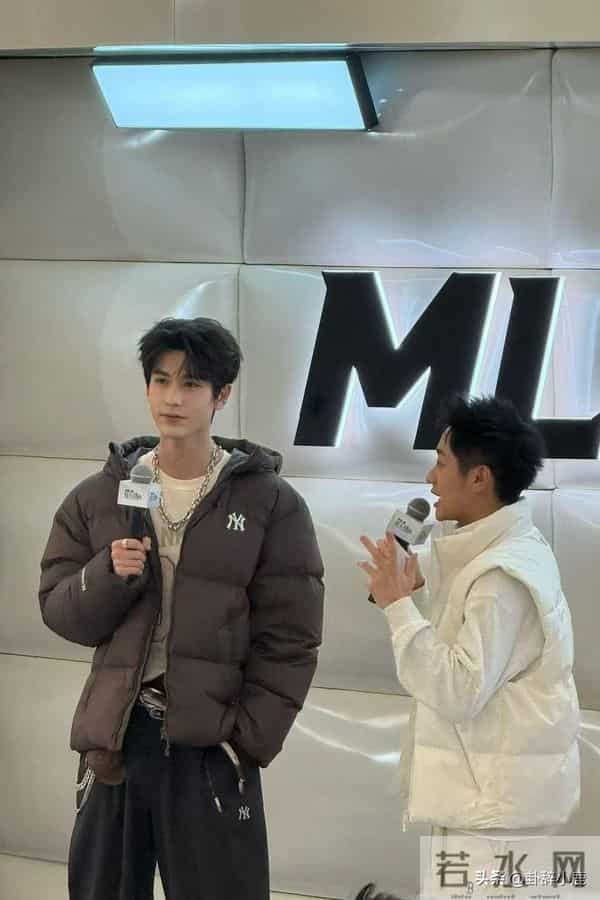 张凌赫现身沈阳万象城，颜值超高，帅气出众，堪称中国最帅的男人