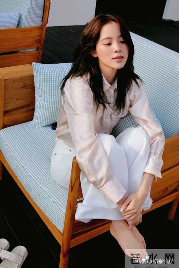 欧阳娜娜光脚丫美腿美图集