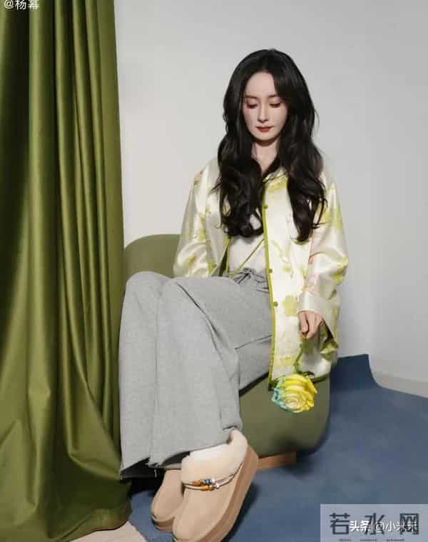 幂姐又来炸场了!新中式外套配雪地勃肯鞋,这混搭绝绝子!