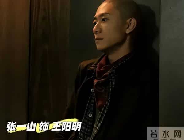 被“发腮”的张一山惊艳，33岁终于长开，网友：杨紫得避嫌了