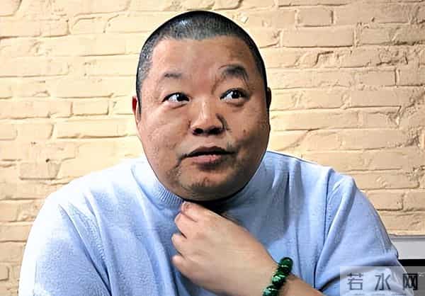 臧天朔的悲哀:生前向母亲跪地忏悔,死后妻子将80岁老母告上法庭