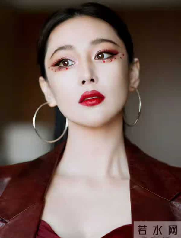 张馨予——烈焰红唇,火辣身材,性感黑丝