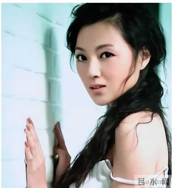 与春晚导演有染、插足别人家庭、精神病,金玉婷身上哪个标签是真